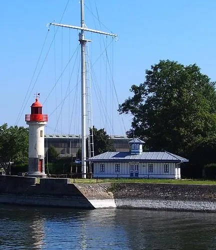 L De La Place Ste Catherine Honfleur
