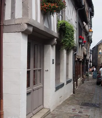 L De La Place Ste Catherine Honfleur