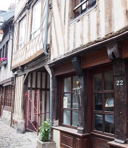L De La Place Ste Catherine Apartment Honfleur
